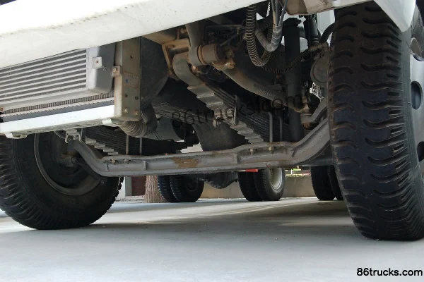 Sinotruk Huanghe Shaoshuai 190 ch 4X2(6 roues) camion porteur fourgon Cabine (2) | 86Trucks