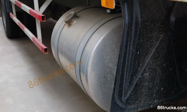 Sinotruk Yellow River Shaoshuai 190 hp 6X2(8 wheels) van cargo truck Chassis (2) | 86Trucks
