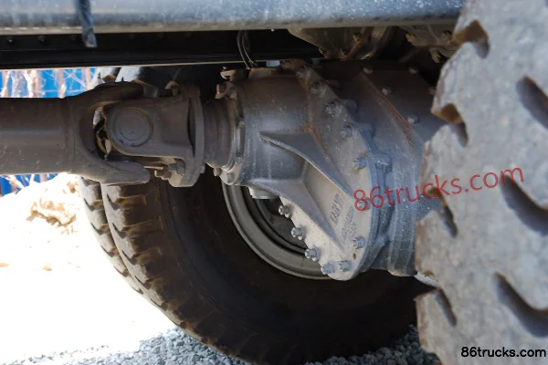 Sinotruk HOWO heavy truck 336hp 8X4(12 wheels) 6.2m dump truck Cab (2) | 86Trucks