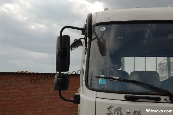 Dongfeng Commercial Vehicle Tianjin Medium Truck 185 hp 4X2(6 wheels) 6.6m Flatbed Cargo Truck Exterior (3) | 86Trucks