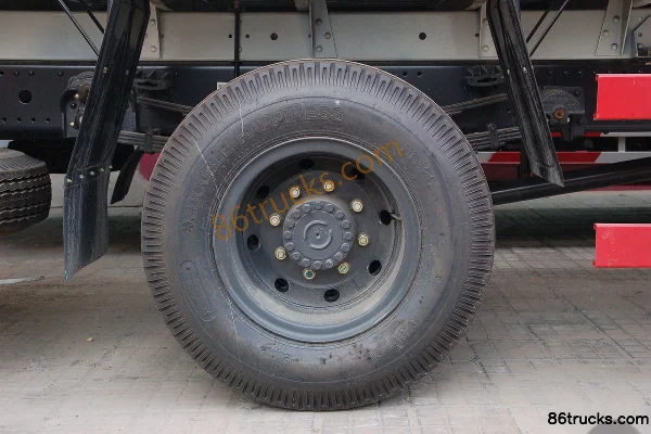 Dongfeng Commercial Vehicle Tianjin Medium Truck 185 hp 4X2(6 wheels) 6.6m Flatbed Cargo Truck Chassis (3) | 86Trucks