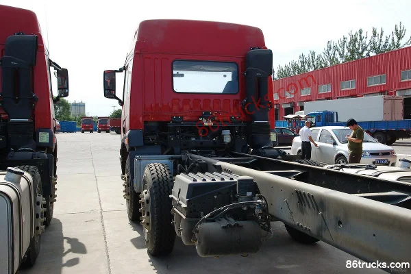 FAW Jiefang Hanwei (J5M) Heavy Truck 240 hp 6X2(8 wheels) Cargo Truck with Cage (Xichai) Chassis (1) | 86Trucks