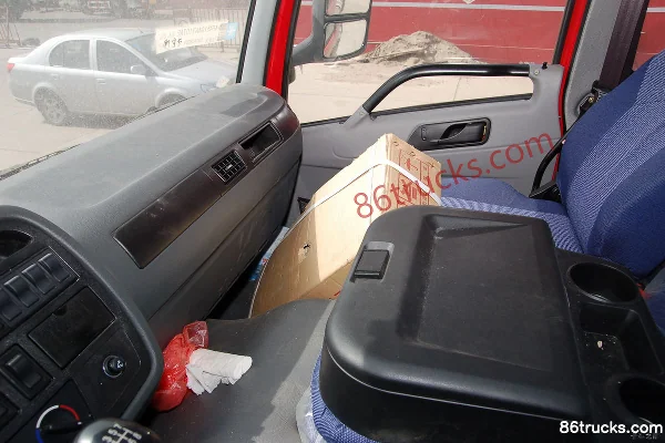FAW Jiefang Hanwei (J5M) Heavy Truck 240 hp 6X2(8 wheels) Cargo Truck with Cage (Xichai) Cab (1) | 86Trucks
