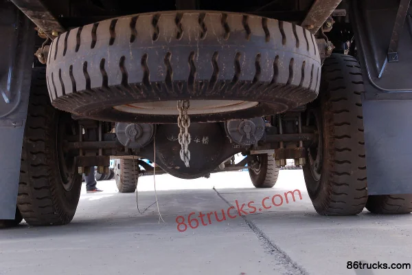 FAW Jiefang Junwei (J5K) Medium Truck 130 hp 4X2(6 wheels) Van Truck Chassis (1) | 86Trucks