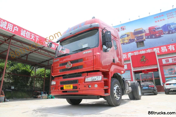 Dongfeng Liuqi Chenglong M5 Heavy Truck 350 hp 4X2(6 wheels) Tractor Truck Exterior (3) | 86Trucks