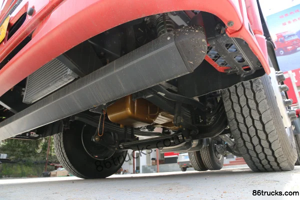 Dongfeng Liuqi Chenglong M5 Heavy Truck 350 hp 4X2(6 wheels) Tractor Truck Chassis (2) | 86Trucks