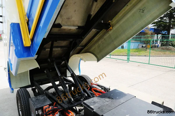 Nanjing Auto Changda Xiaofuxing 11 hp 4X2(6 wheels) Electric Self-loading Garbage Truck Chassis (3) | 86Trucks