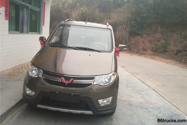 Wuling Hongguang 2014 S Luxury 112hp 1.5L Minivan Exterior (3) | 86Trucks