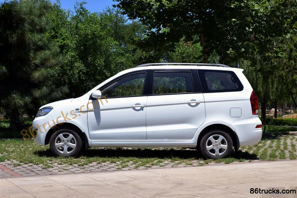 Dongfeng Fengguang 330 2014 Manual Comfort 109hp 1.5L Minivan Exterior (3) | 86Trucks