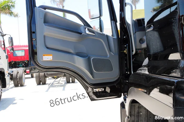 JAC Gallop K6L Medium Truck 190hp 4X2(6 wheels) 7.8m Van Cargo Truck Cab (3) | 86Trucks