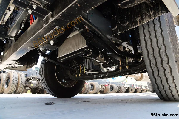 JAC Gallop K6L Medium Truck 190hp 4X2(6 wheels) 7.8m Van Cargo Truck Chassis (3) | 86Trucks