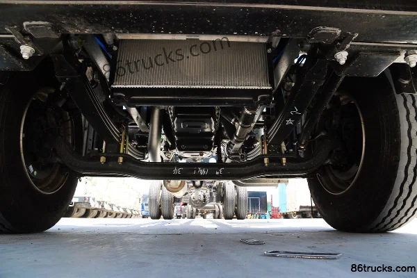 JAC Gallop K6L Medium Truck 190hp 4X2(6 wheels) 7.8m Van Cargo Truck Chassis (2) | 86Trucks
