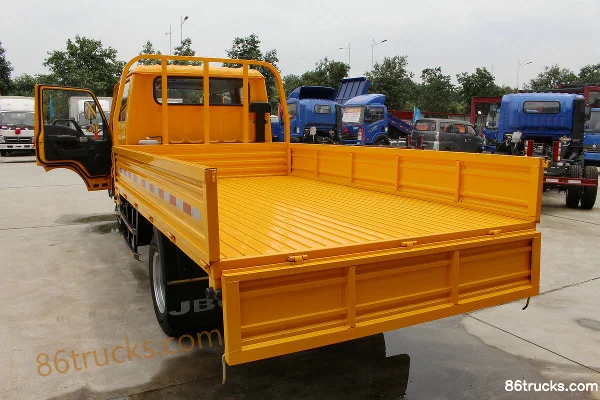 Jinbei Qiyun 109 ch 4X2(6 roues) camion léger à plateau 3,3 m double cabine (frein hydraulique) Carrosserie (1) | 86Trucks