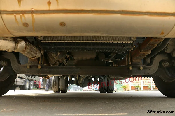 JAC Junling 130 ch 4X2(6 roues) transport d'explosifs (marque Shaoye) Châssis (1) | 86Trucks