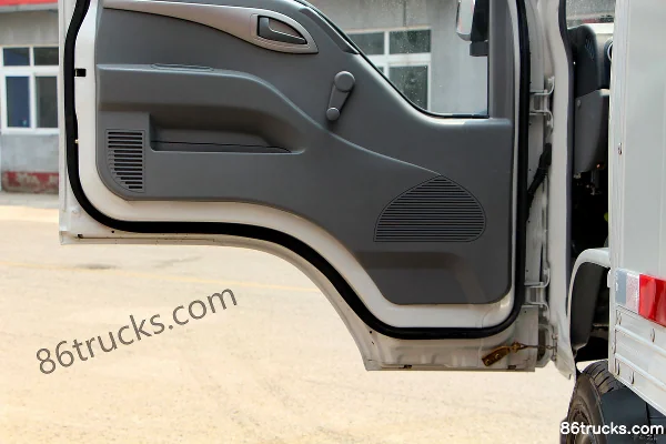 JAC Kangling X1 1.3L 87 hp 4X2(6 wheels) 3.1m Single Row Van Micro Truck (China V) Cab (3) | 86Trucks