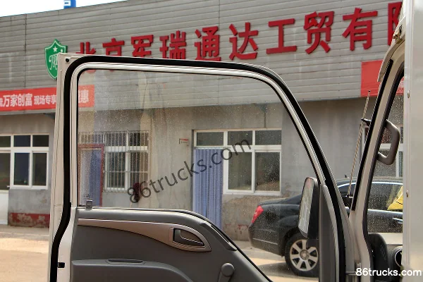 JAC Kangling X1 1.3L 87 hp 4X2(6 wheels) 3.1m Single Row Van Micro Truck (China V) Cab (2) | 86Trucks