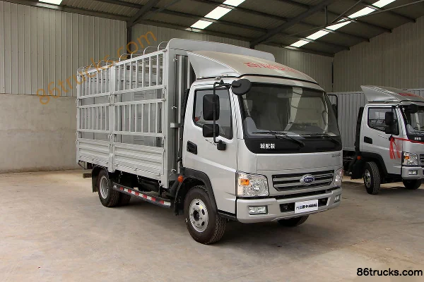 Kairui Green Card C 116 hp 4X2(6 wheels) 4.15m Single Row Stake Light Truck (Medium Body) Exterior