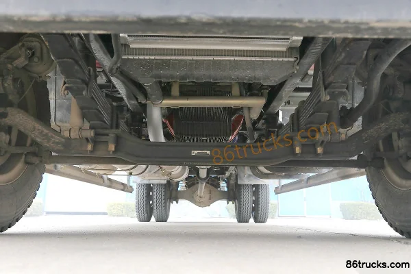 Foton Ruiwo Medium Truck 168 hp 4X2(6 wheels) 6.7m Van Cargo Truck Chassis (1) | 86Trucks