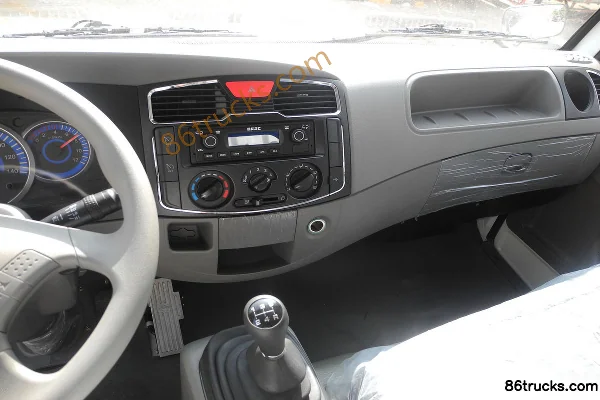 Dongfeng Captain E280 116 hp 4X2(6 wheels) 3.8m Row Half Cage Van Light Truck Cab (2) | 86Trucks