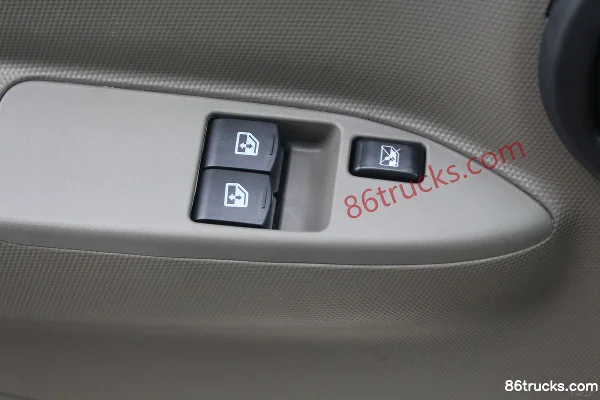 Dongfeng Kaipute N290 115 hp 4X2(6 wheels) 4.1m Single Row Van Light Truck Cab (3) | 86Trucks