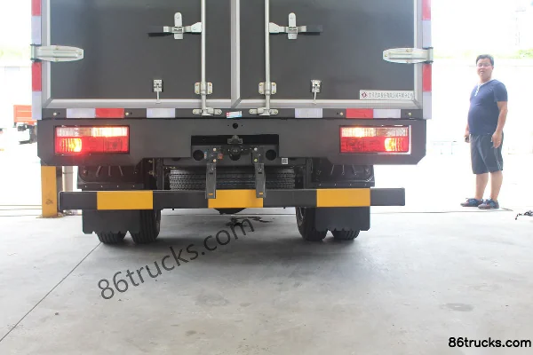 Dongfeng Kaipute N290 115 hp 4X2(6 wheels) 4.1m Single Row Van Light Truck Body (3) | 86Trucks