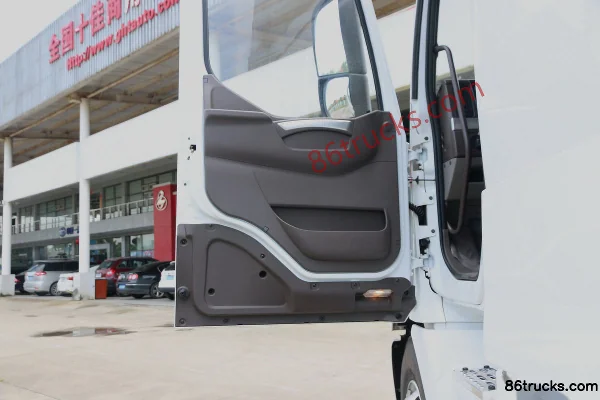 Dongfeng Liuqi Chenglong T7 poids lourd 430 ch 6X4(10 roues) tracteur routier à capot pour matières dangereuses Cabine (3) | 86Trucks
