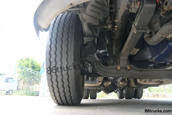 Dongfeng Liuqi Chenglong T7 poids lourd 430 ch 6X4(10 roues) tracteur routier à capot pour matières dangereuses Châssis (3) | 86Trucks