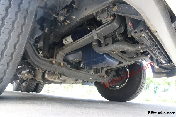 Dongfeng Liuqi Chenglong T7 poids lourd 430 ch 6X4(10 roues) tracteur routier à capot pour matières dangereuses Châssis (2) | 86Trucks