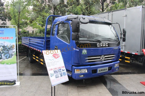 Dongfeng Duolika D7 Super Power 200hp 4X2(6 wheels) 6.8m Flatbed Cargo Truck with Half Cab Exterior