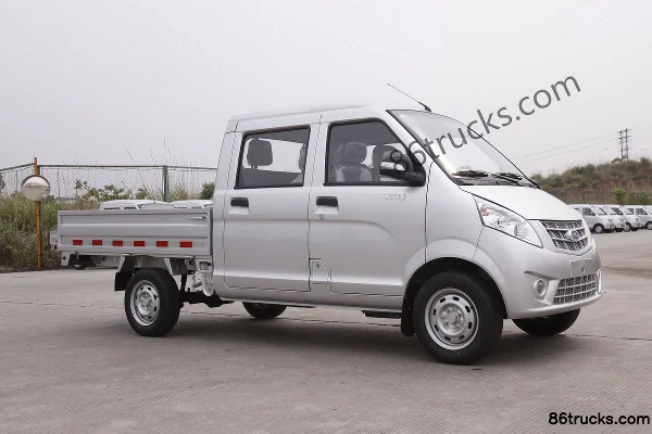 NanJun Ruiyi 1.3L 82hp 4X2(6 wheels) Gasoline 2.1m Double Row Flatbed Mini Truck Exterior (3) | 86Trucks