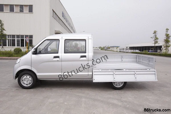 NanJun Ruiyi 1.3L 82hp 4X2(6 wheels) Gasoline 2.1m Double Row Flatbed Mini Truck Chassis (2) | 86Trucks