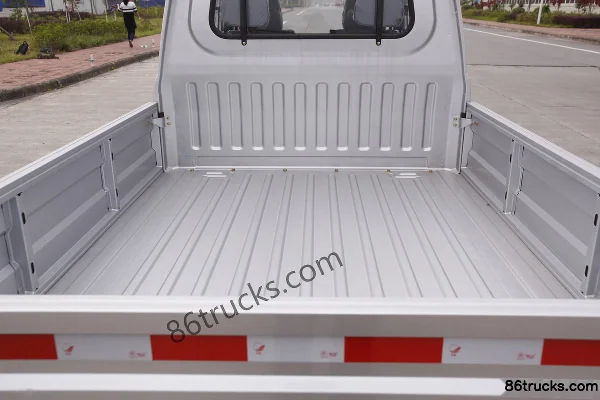NanJun Ruiyi 1.3L 87hp 4X2(6 wheels) Gasoline 2.1m Double Row Flatbed Mini Truck Body (1) | 86Trucks