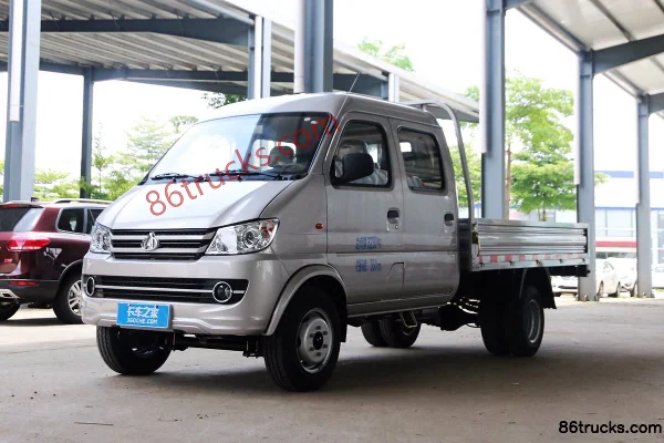 Changan Kuayue New Leopard II 1.5L 112hp 4X2(6 wheels) 2.55m double-row stake truck Exterior (3) | 86Trucks