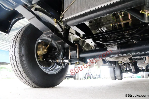 Changan Kuayue New Leopard II 1.5L 112hp 4X2(6 wheels) 2.55m double-row stake truck Chassis (2) | 86Trucks