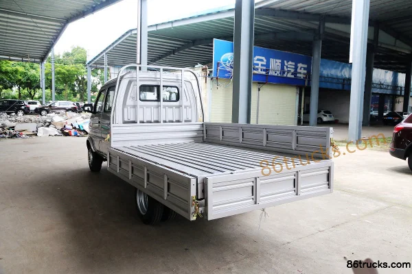 Changan Kuayue New Leopard II 1.5L 112hp 4X2(6 wheels) 2.55m double-row stake truck Body (3) | 86Trucks