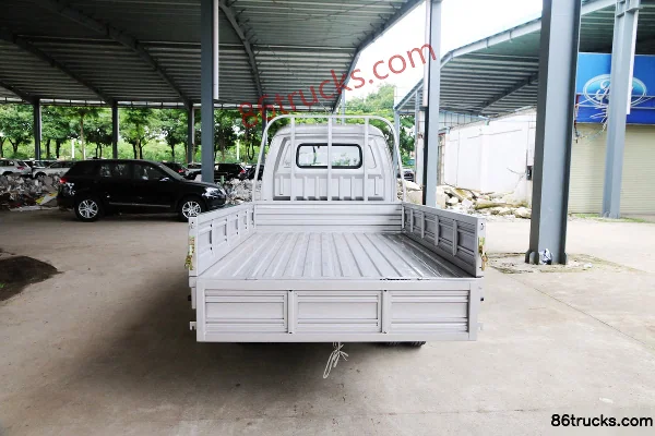 Changan Kuayue New Leopard II 1.5L 112hp 4X2(6 wheels) 2.55m double-row stake truck Body (2) | 86Trucks
