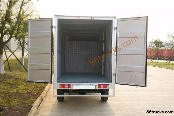 NanJun Ruiyi 1,3 L 87 ch 4X2(6 roues) essence 2,01 m camionnette fourgon double cabine (1) | 86Trucks