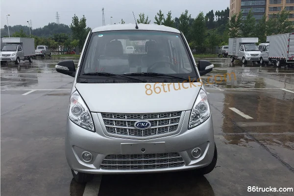 NanJun Ruiyi 1.3L 87hp 4X2(6 wheels) Gasoline 2.1m Double Row Flatbed Mini Truck Exterior (2) | 86Trucks