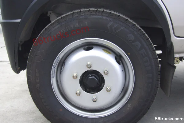 Dongfeng Junfeng 1.3L 87 hp 4X2(6 wheels) Gasoline 3.3m Single-Cab Flatbed Mini Truck Chassis (2) | 86Trucks