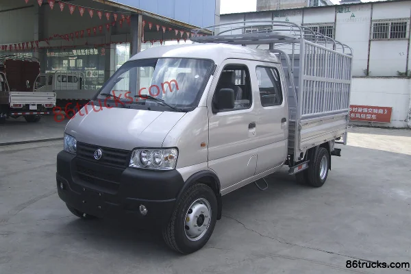 Dongfeng Junfeng 1.3L 87 hp 4X2(6 wheels) Gasoline 2.5m Double-Cab Stake Truck Exterior (3) | 86Trucks