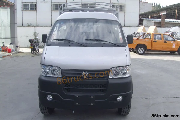 Dongfeng Junfeng 1.3L 87 hp 4X2(6 wheels) Gasoline 2.5m Double-Cab Stake Truck Exterior (2) | 86Trucks