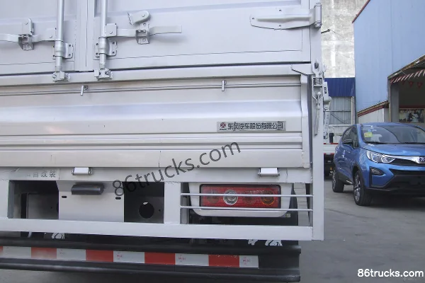 Dongfeng Junfeng 1.3L 87 hp 4X2(6 wheels) Gasoline 2.5m Double-Cab Stake Truck Chassis (2) | 86Trucks