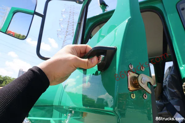 FAW Liute tracteur routier économique à capot long 220 ch 4X2(6 roues) Cabine (2) | 86Trucks