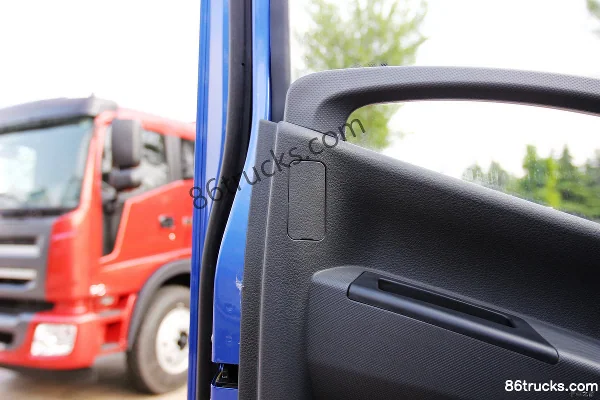 Foton Times H3 131hp 4X2(6 wheels) 4.15m single-row van light truck Cab (2) | 86Trucks