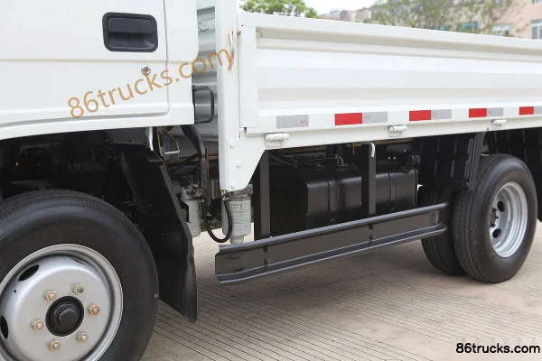 FAW Hongta FAW Jiefang Baling 95 ch 4X2(6 roues) camion léger à plateau 4,3 m cabine simple Châssis (2) | 86Trucks