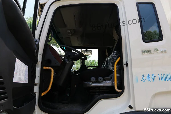 JAC Gallop A5L medium truck 160hp 4X2(6 wheels) 5.8m single-row van cargo truck Cab (2) | 86Trucks