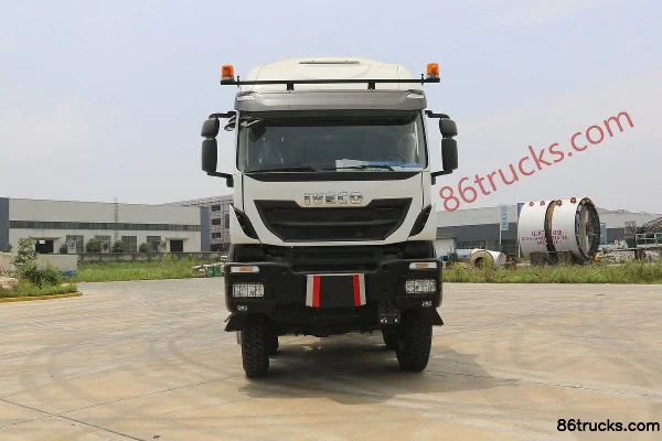 IVECO Trakker Heavy Truck 500hp 8X8(12 wheels) Tractor Truck Exterior (2) | 86Trucks