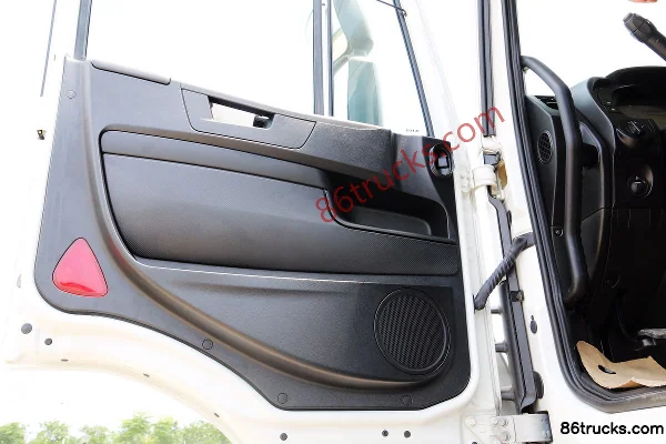 IVECO Trakker Heavy Truck 500hp 8X8(12 wheels) Tractor Truck Cab (2) | 86Trucks