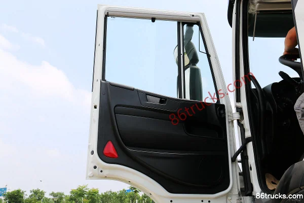 IVECO Trakker Heavy Truck 500hp 8X8(12 wheels) Tractor Truck Cab (1) | 86Trucks