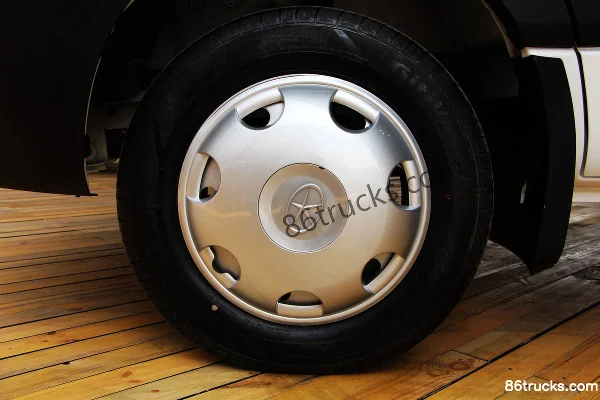 JAC Star 6 Series 2016 Model Logistics Version 148 hp closed van Chassis (1) | 86Trucks